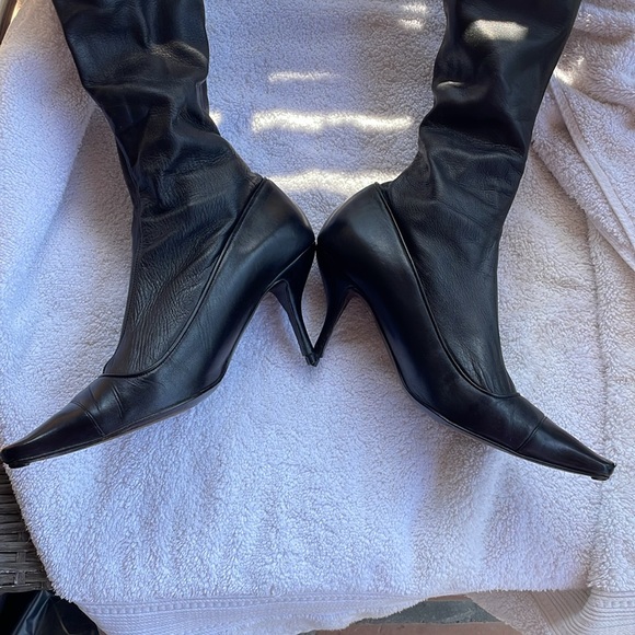 CHANEL black soft leather boots - Picture 8 of 17